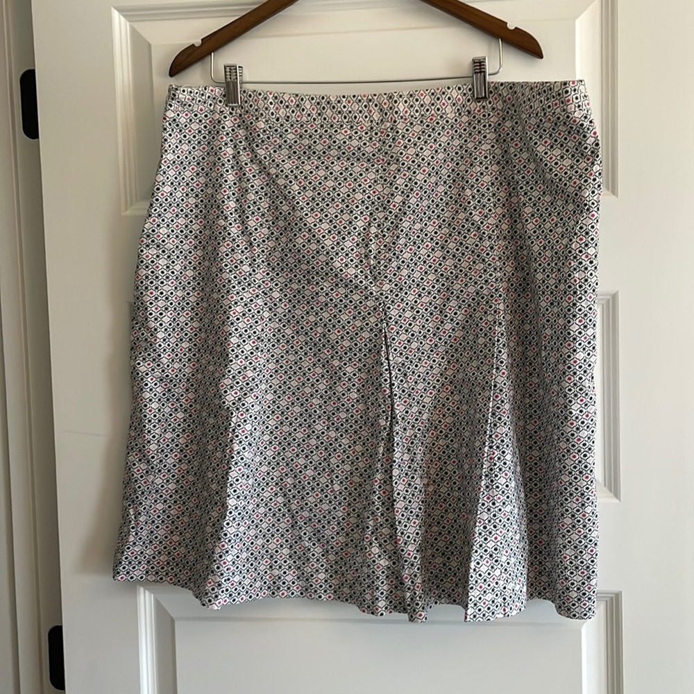 Mod knee length skirt